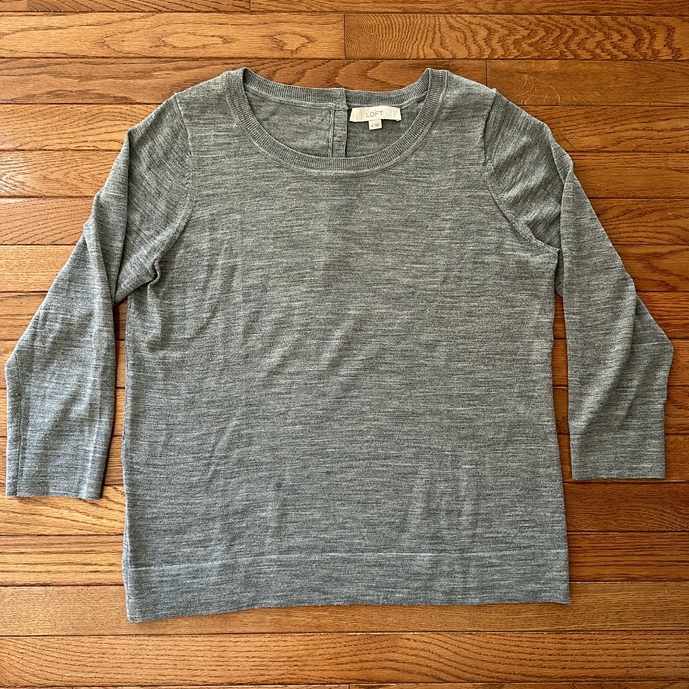 LOFT women’s gray crewneck sweater size XL VGUC